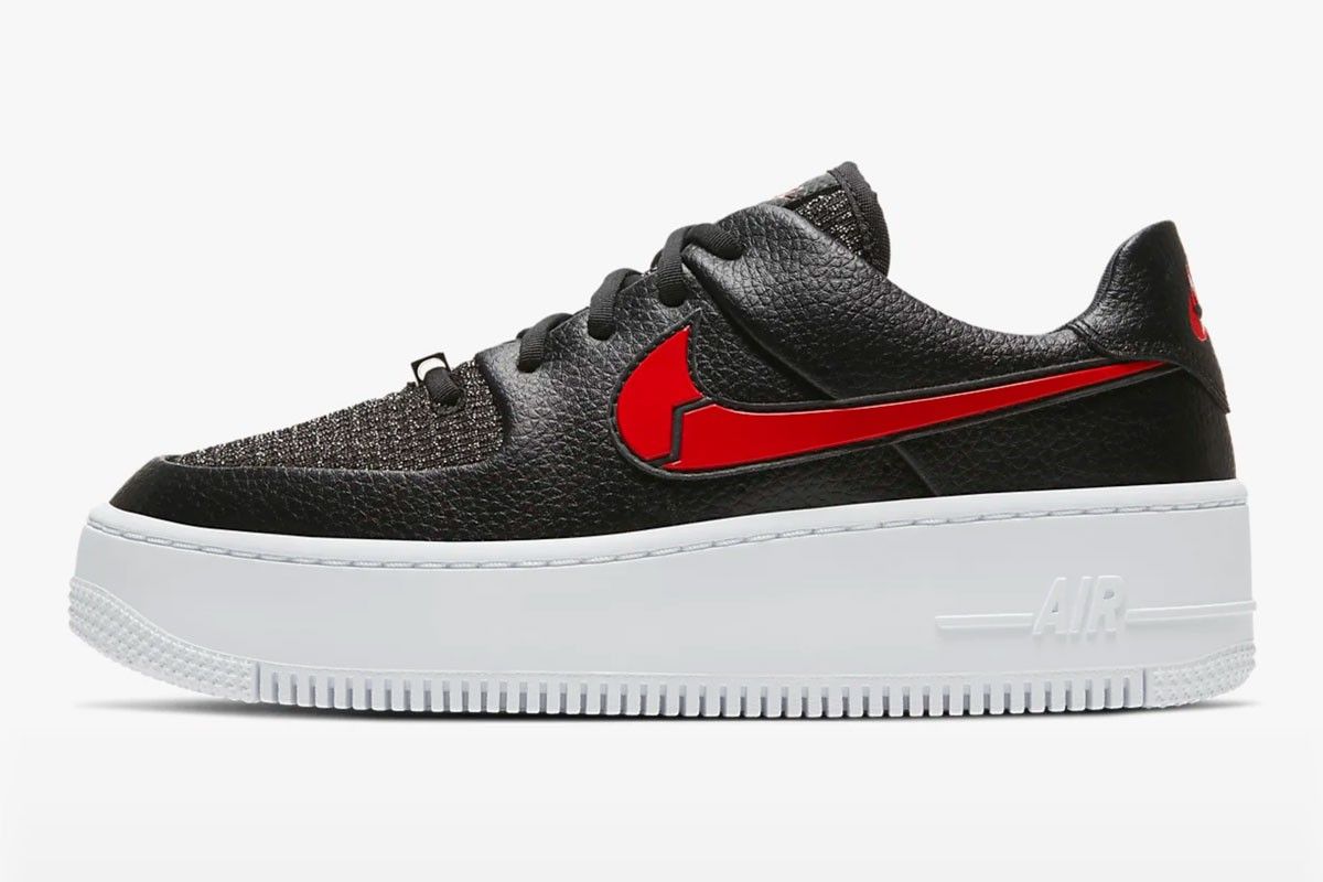 broken swoosh air force 1