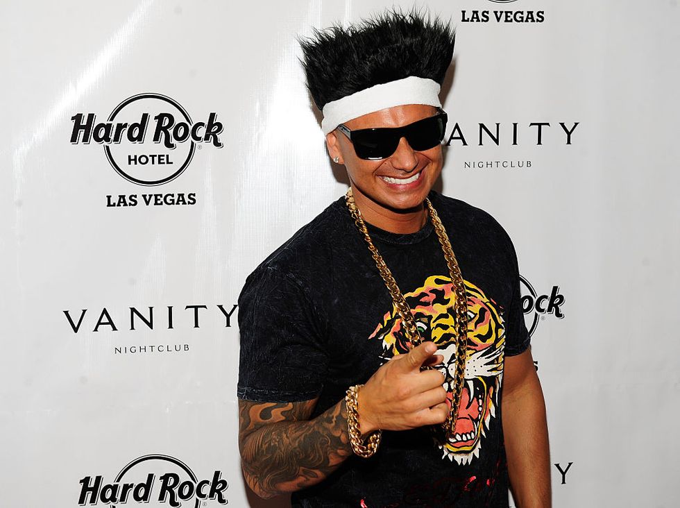 DJ Pauly D Grows a 'Quarantine Beard' and Looks Hot 22 Words