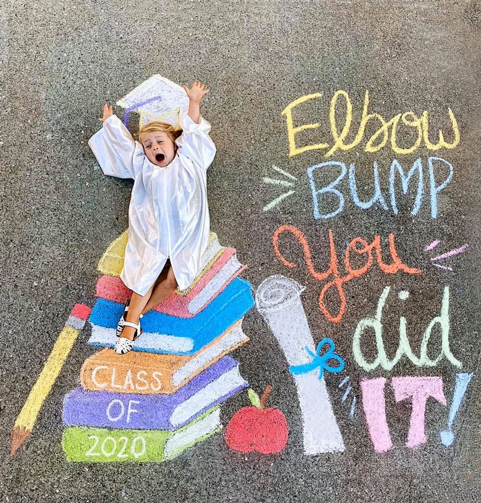 kindergarten graduation photoshoot ideas drawings on the asphalt