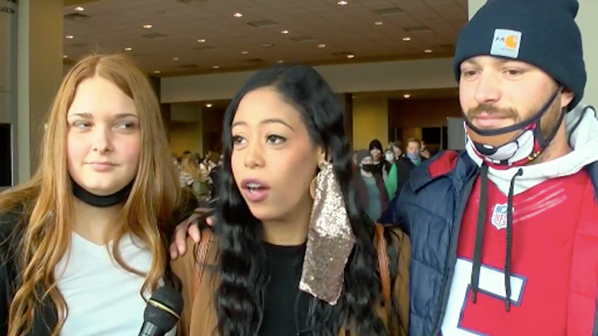 Christian teens pack mask-free into Branson convention center: 'We feel God in this place'