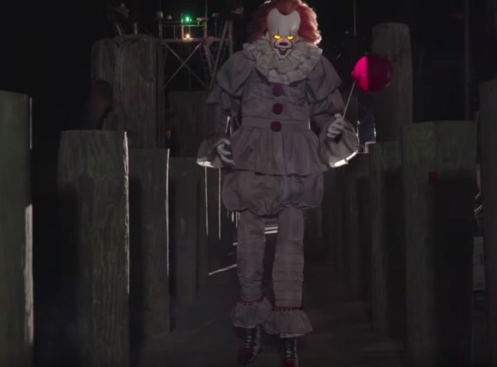 You Can Now Buy A 6’5″ Animatronic Pennywise For Halloween 22 Words