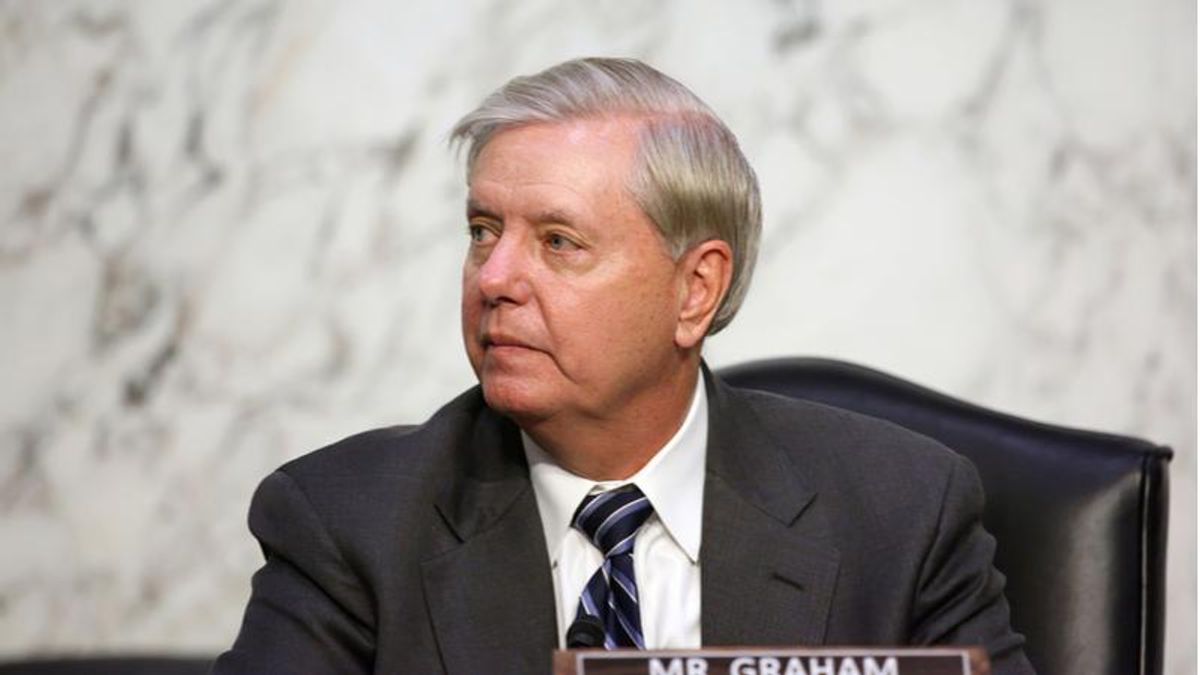 'Got a mirror handy?' Twitter scorches Lindsey Graham's call to identify and prosecute DC rioters