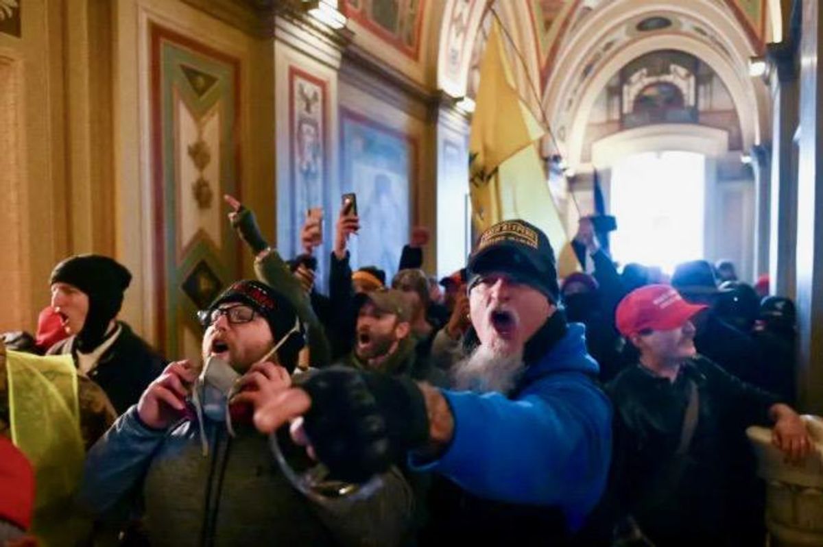 Republican lawmakers caught helping pro-Trump mobs at U.S. Capitol, Oregon statehouse