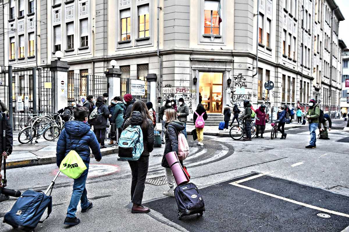 Studenti e prof contro il governo ma Ricciardi vuole sbarrare le aule