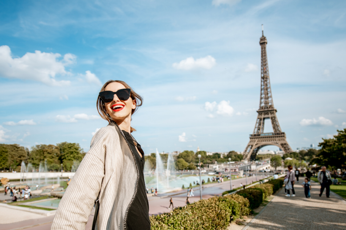 rosetta stone woman traveling in paris