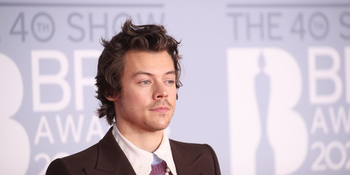 Fans Beg Harry Styles to 'Wear a Mask' After He Used a Bandana