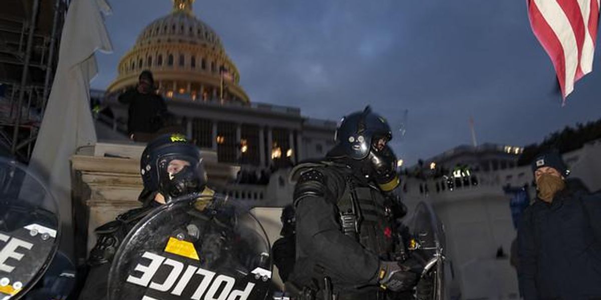 The Police Officer Murdered By Trump's 'Law And Order Patriots' - Vimarsana News