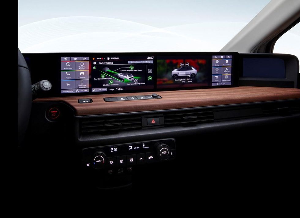Honda E dashboard