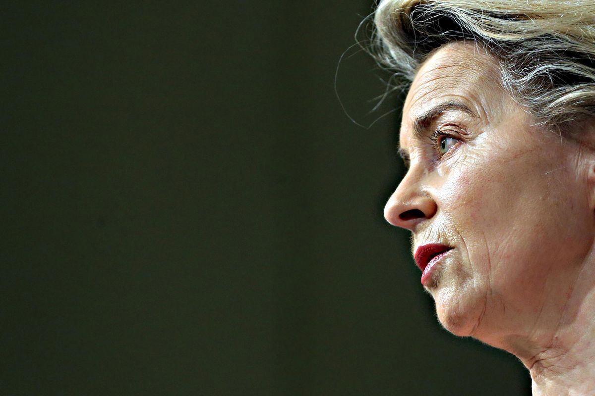 Dopo aver perso la sponda degli Usa il premier saluta l’ombrello tedesco