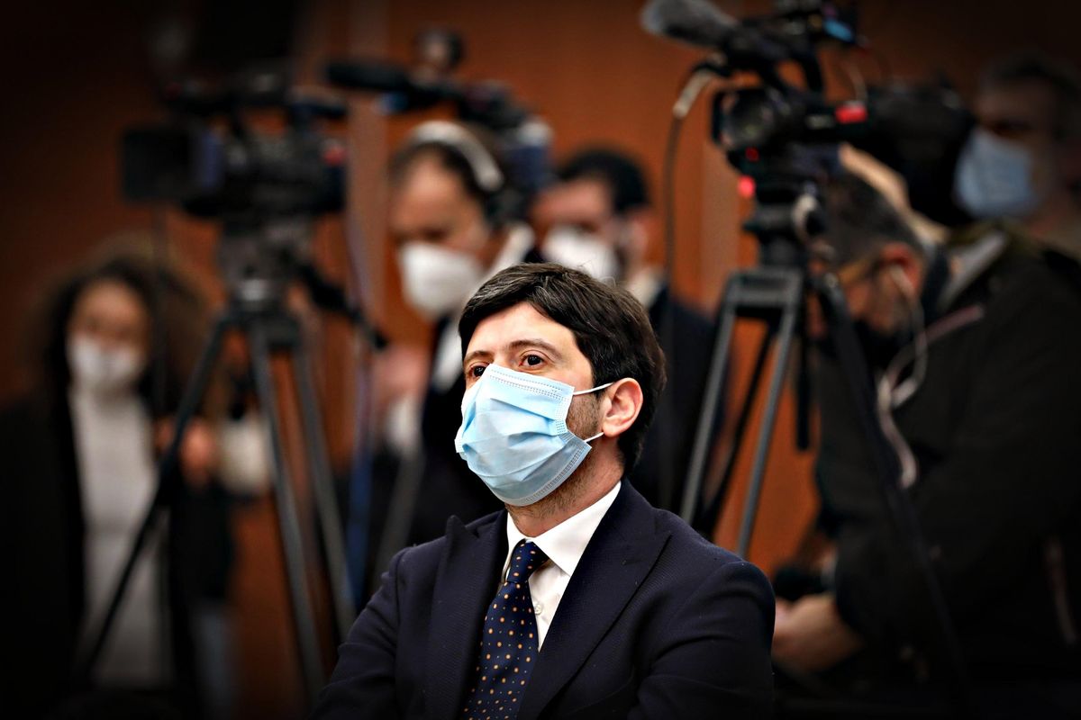 Sui vaccini
millantano record per coprire i ritardi