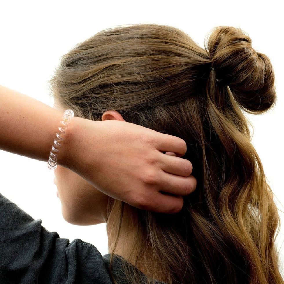 The 10 Best No Crease Hair Ties That Won't Harm or Damage Your Hair