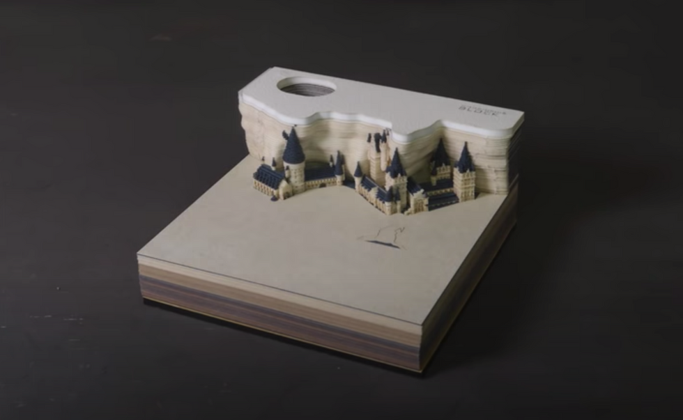 Harry Potter Memo Pad Slowly Reveals Hogwarts Castle When You Peel It 22 Words