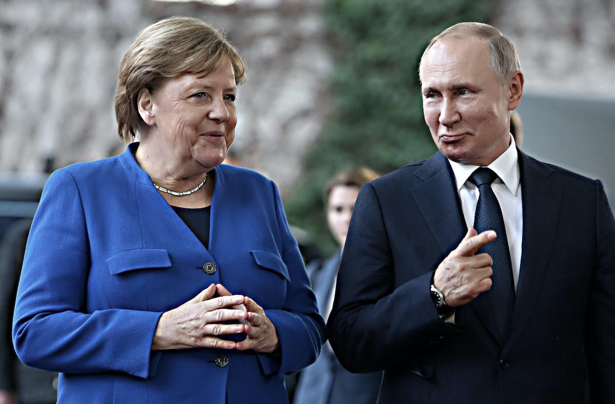 L’euroflop sui vaccini spinge la Merkel in braccio a Putin