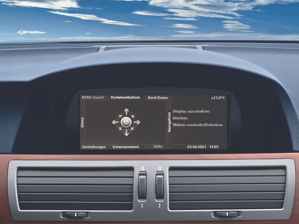 The BMW 7 Series: The iDrive Control Display with basic Menu 2001