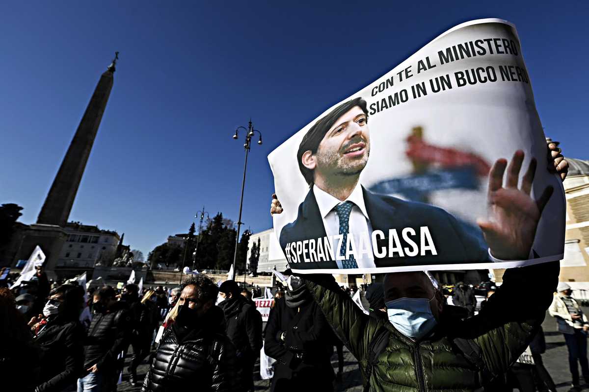 Il nuovo «piano pandemico» smaschera le bugie raccontate da Speranza