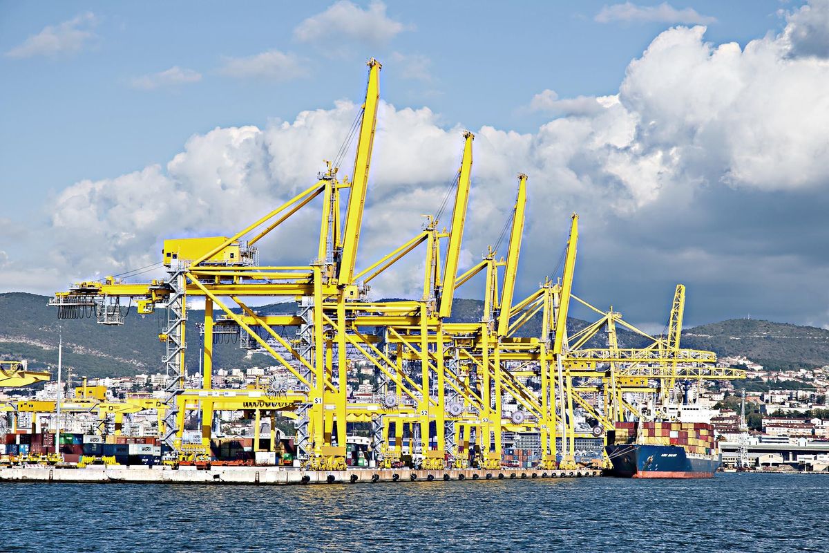 I 388 milioni per il porto di Trieste diventano un omaggio alla Merkel