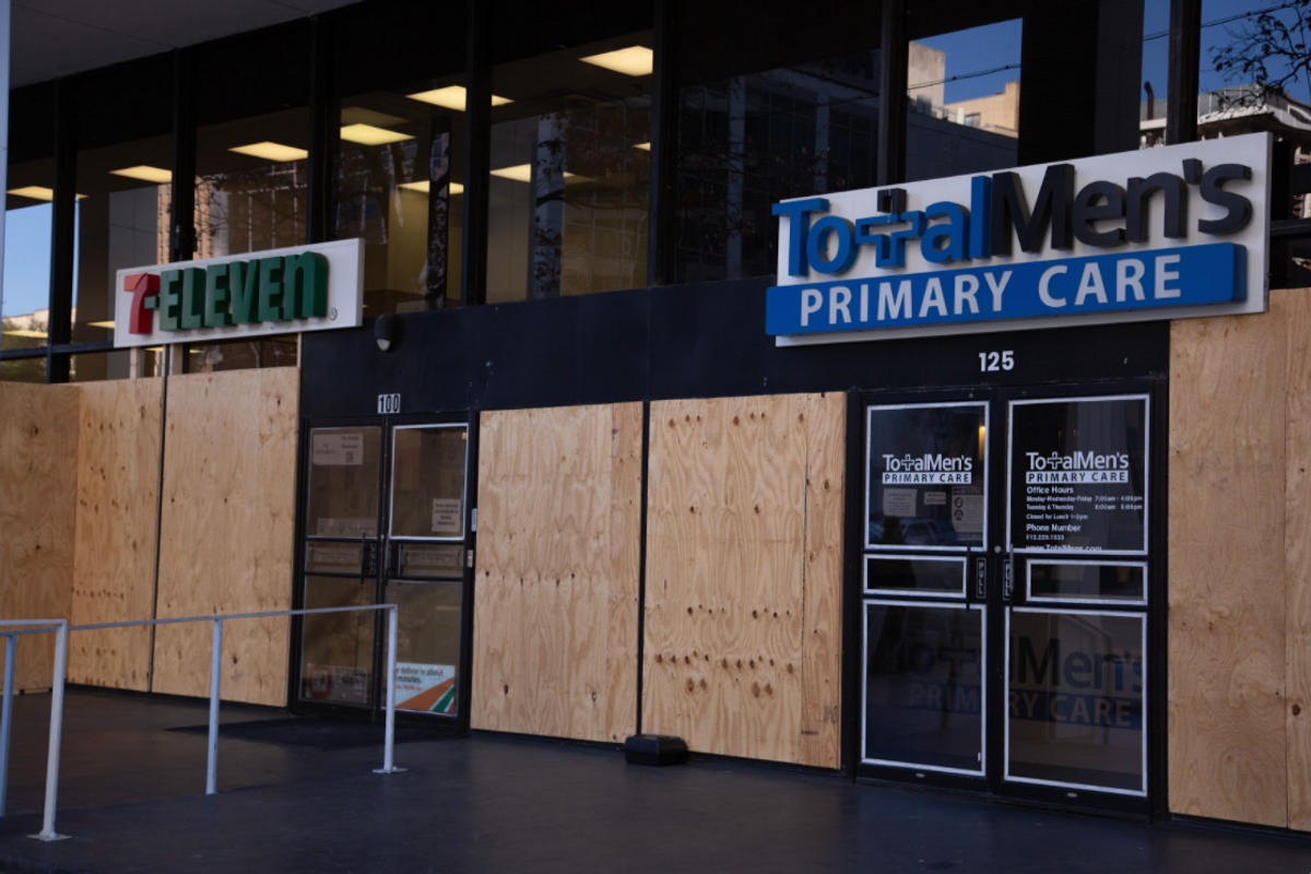 Downtown Austin boards up in anticipation of protests, again