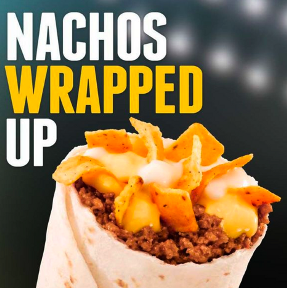 The Real World S 20th Anniversary Taco Bell S New Nacho Burrito