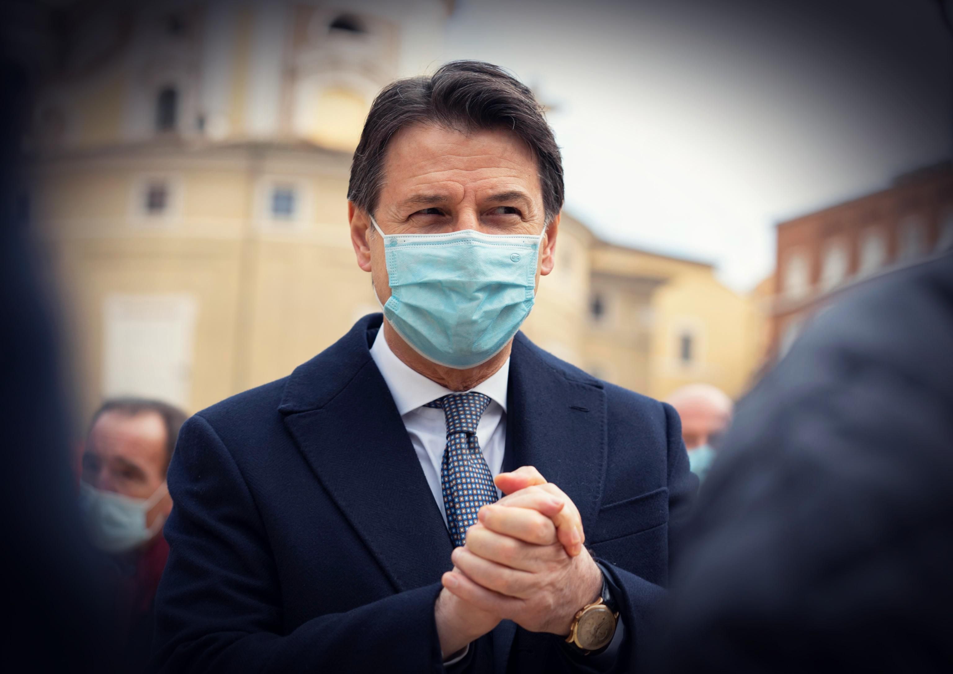 Conte tenta il tris coi nuovi Scilipoti