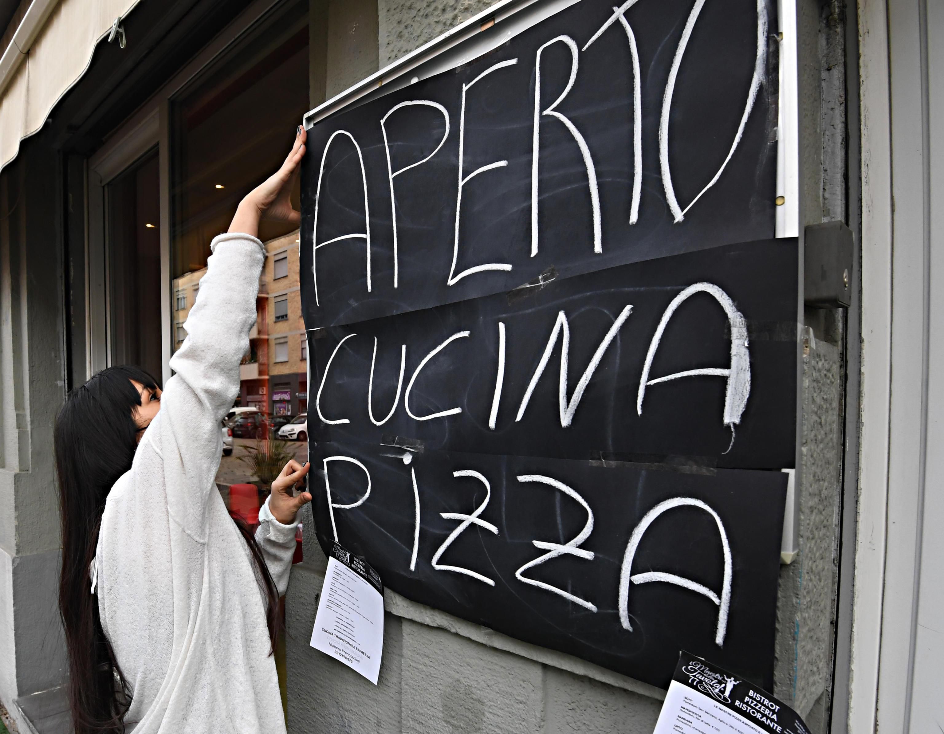 Rivolta anti chiusure. Ma sui tanti locali aperti per protesta è pioggia di multe