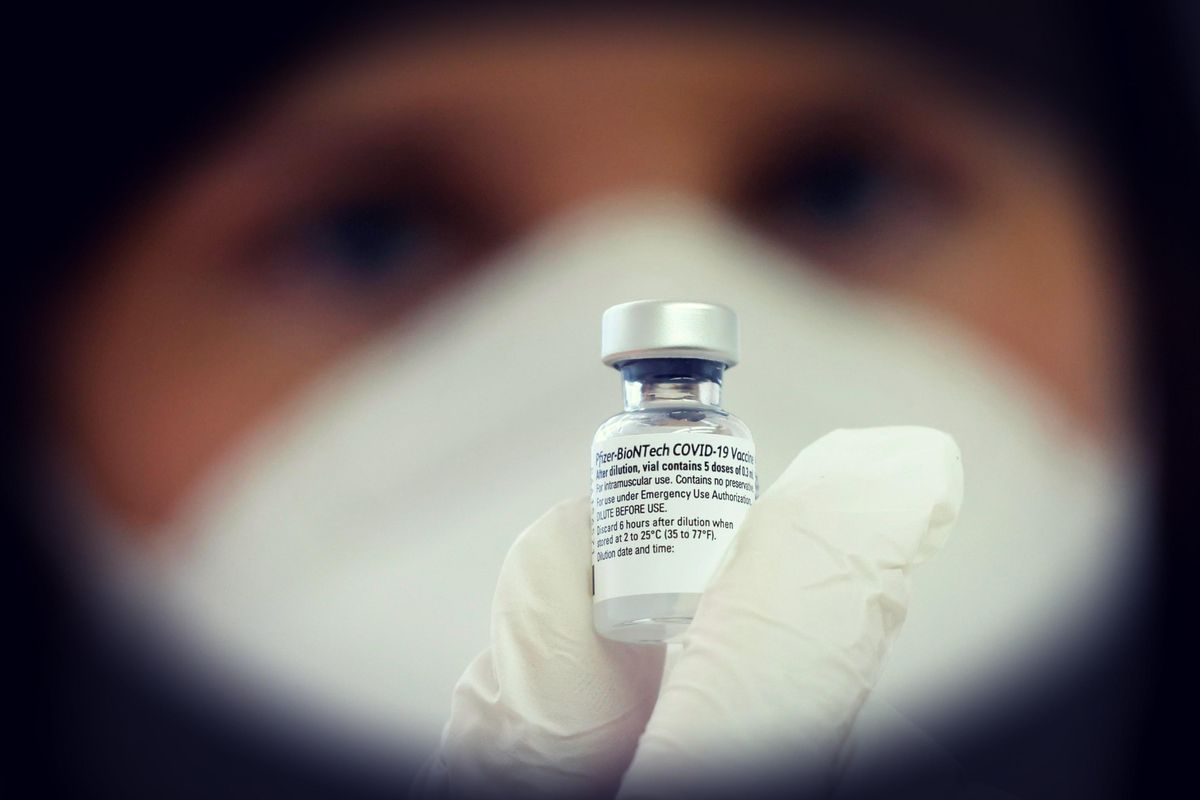 Pfizer tira il freno a mano sulle fiale e così svanisce l’effetto sesta dose