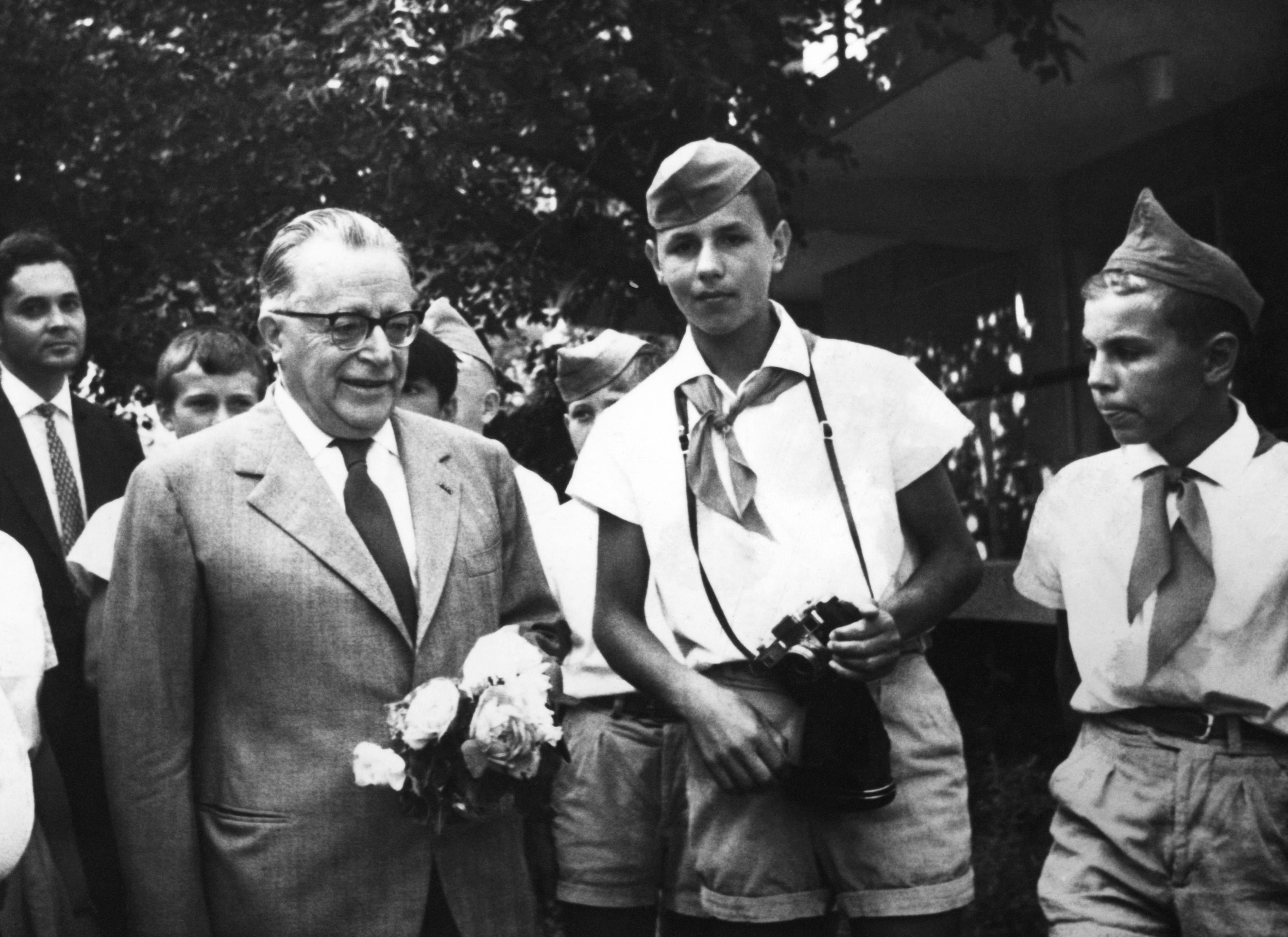 Non celebriamo la nascita del Pci. Auguriamoci piuttosto che sia morto