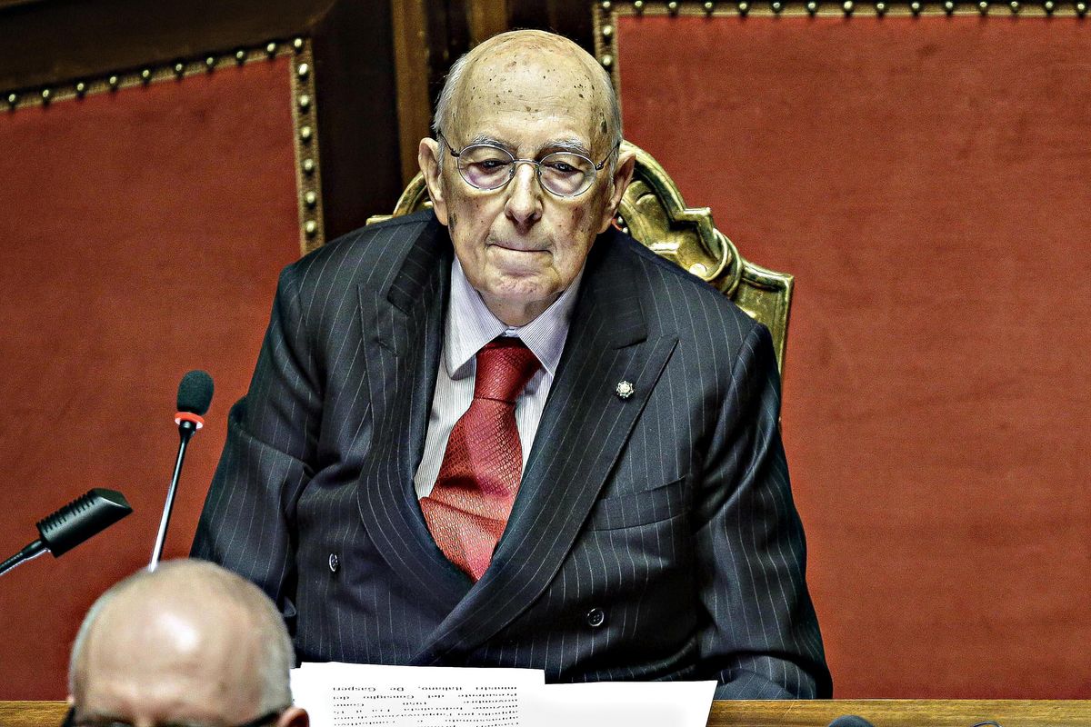 Questua tra i senatori a vita. Un altro motivo per abolirli