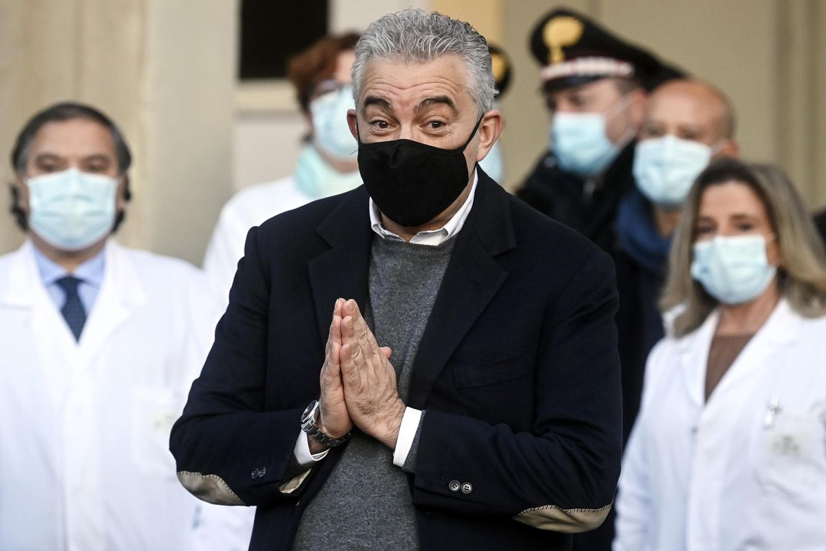 Il coordinatore Arcuri non coordina i vaccini. Regioni in ordine sparso