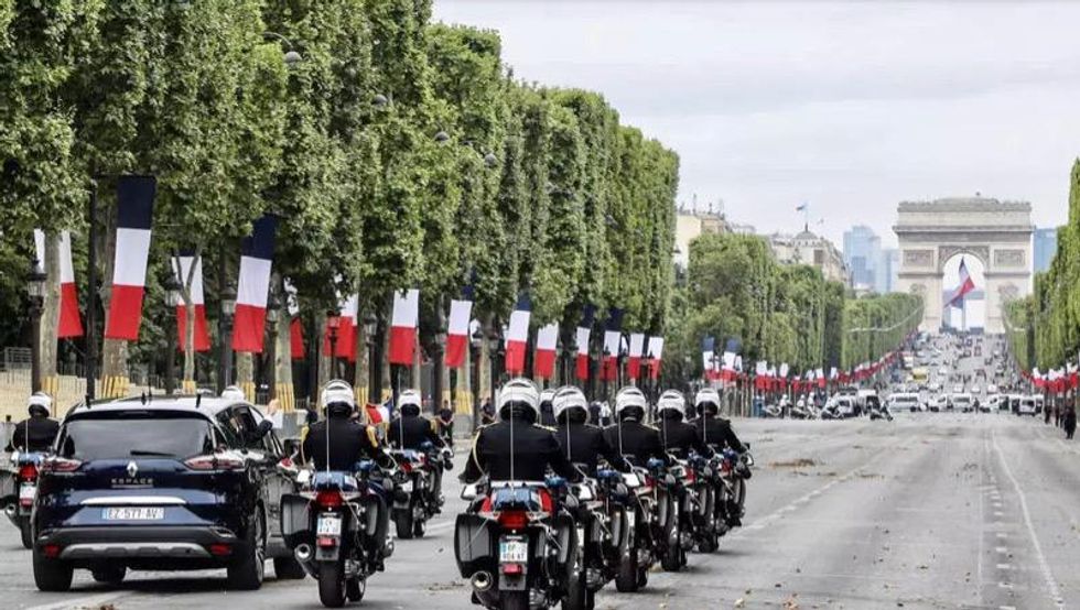 Champs-Elysees to be turned into new Paris garden