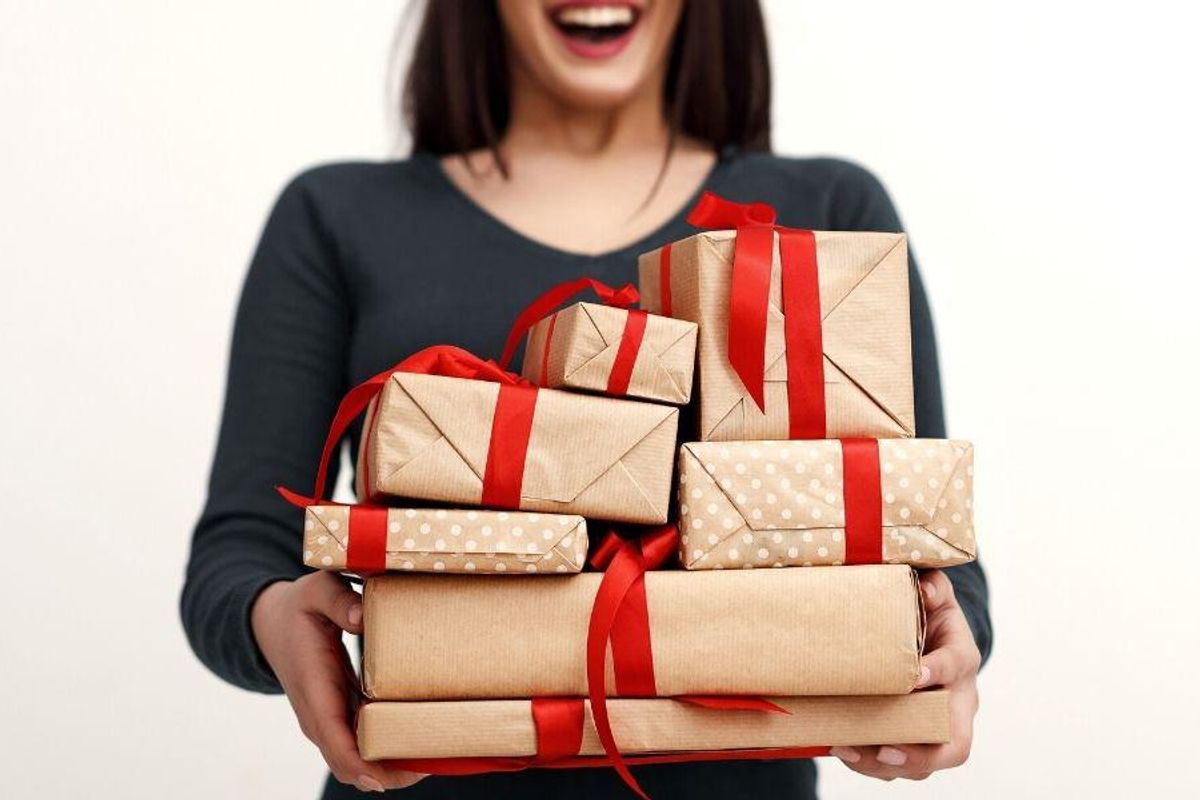Important Gift-Giving Etiquette