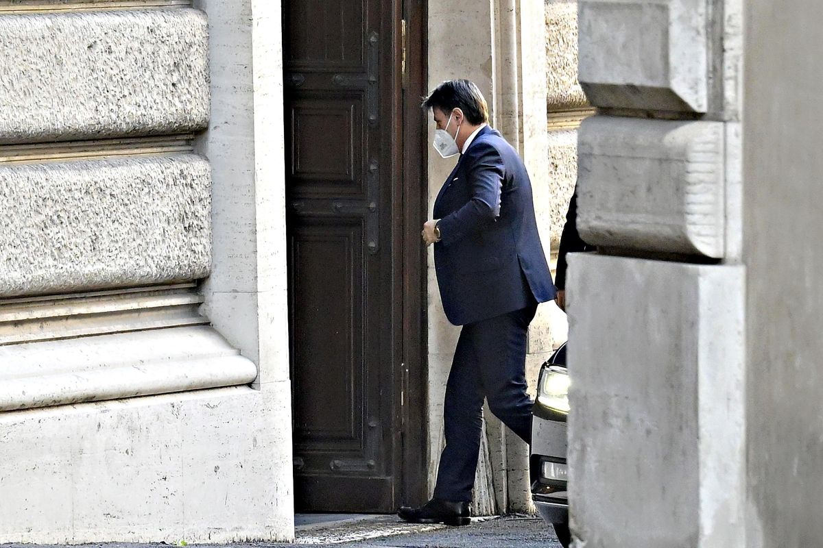 Dem e Leu non mollano l’avvocato ma la loro solidarietà ora sa di resa