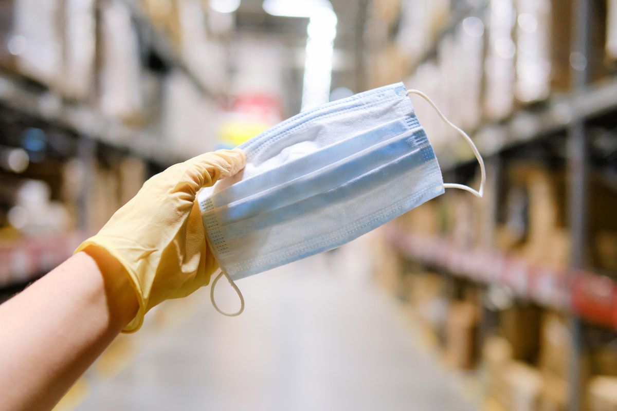L’azienda che ci ha venduto mascherine per 509 milioni è sospettata di riciclaggio