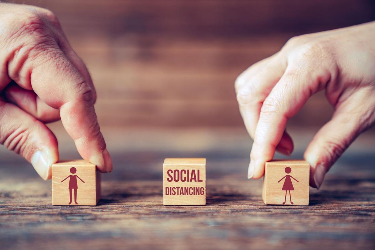 Ci trattano da bimbi deficienti per domarci