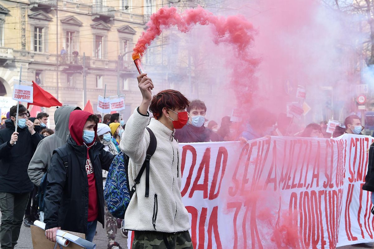 Occupazioni in tutta Italia. «Dimostriamo allo Stato che si può tornare in aula»