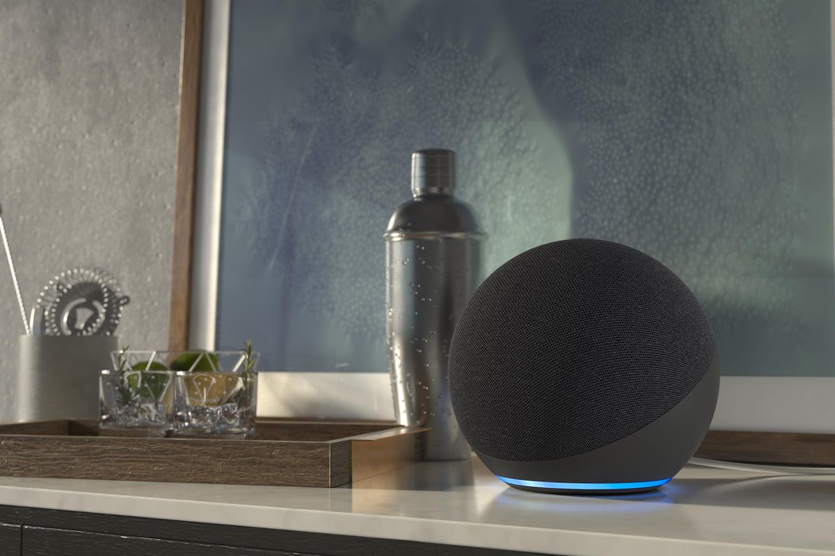 Amazon Echo (4th Gen) in charcoal​