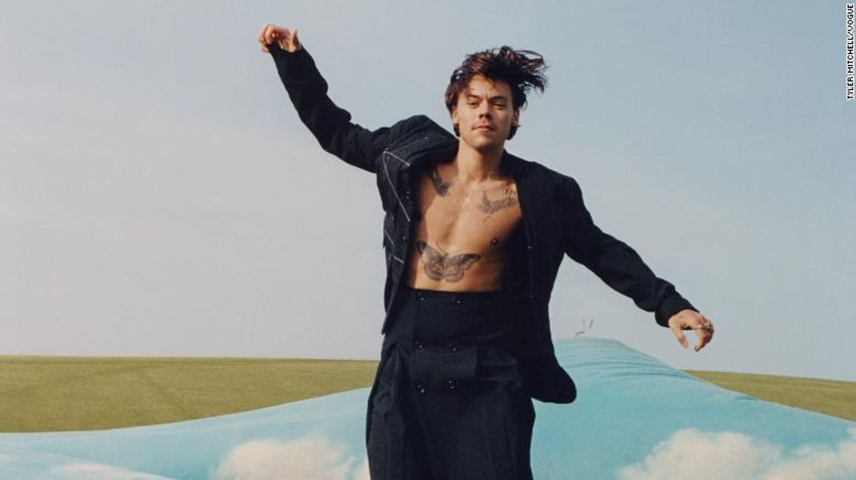 Harry Styles Sexiest Gender Fluid Outfits Popdust 1194