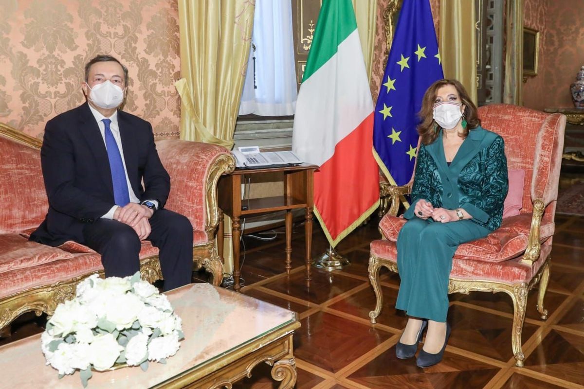 La spola di Draghi tra Fico e Conte: oggi pomeriggio cominciano le consultazioni