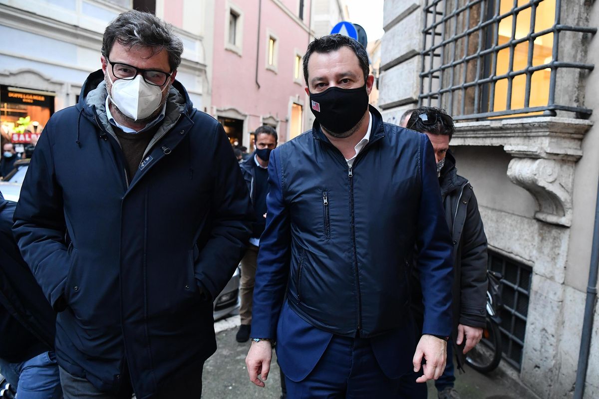 Dal «Wsj» gli elogi al leader leghista. «Sbagliato tenerlo fuori dal potere»