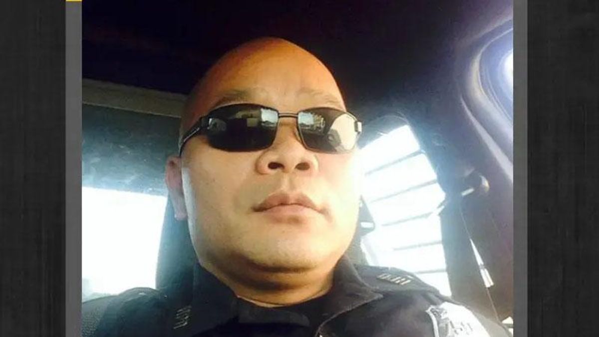 Houston cop arrested for storming the US Capitol insists he just wanted to view 'art on the walls'