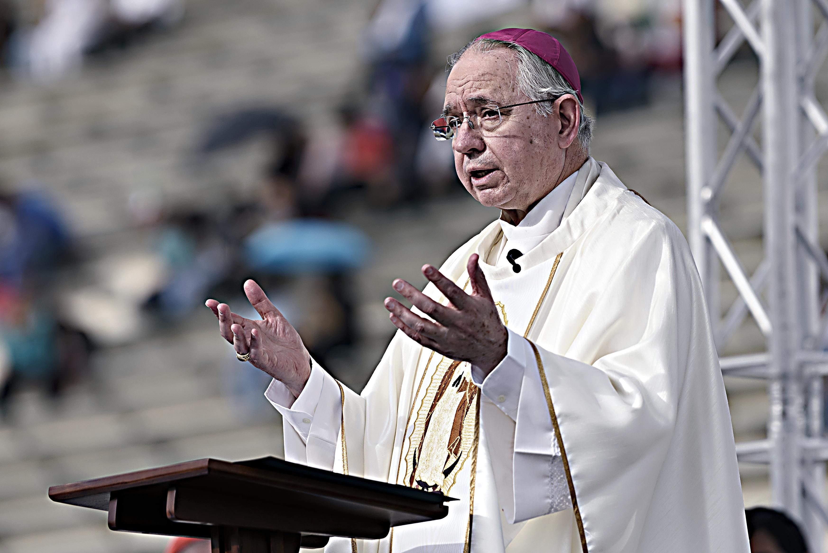 Papa Francesco frena gli appelli anti aborto dei vescovi americani