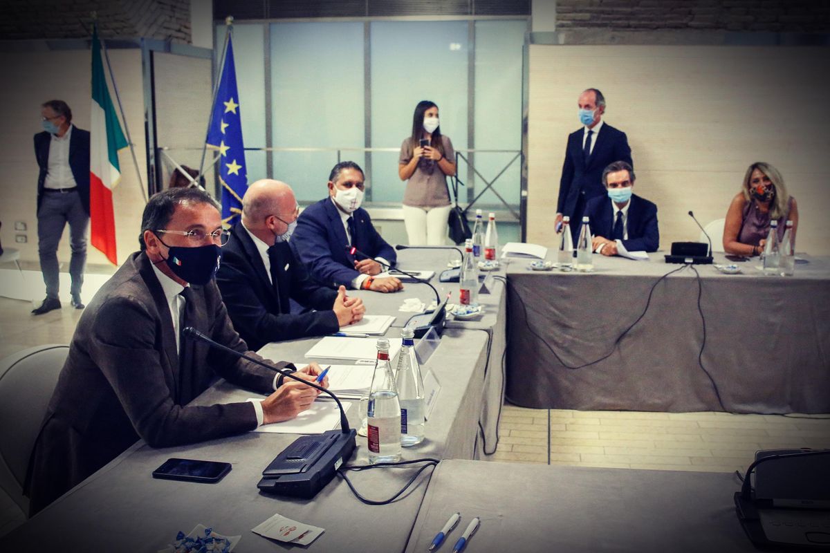 Il fustigatore delle Regioni strigliava i governatori battagliando per più divieti