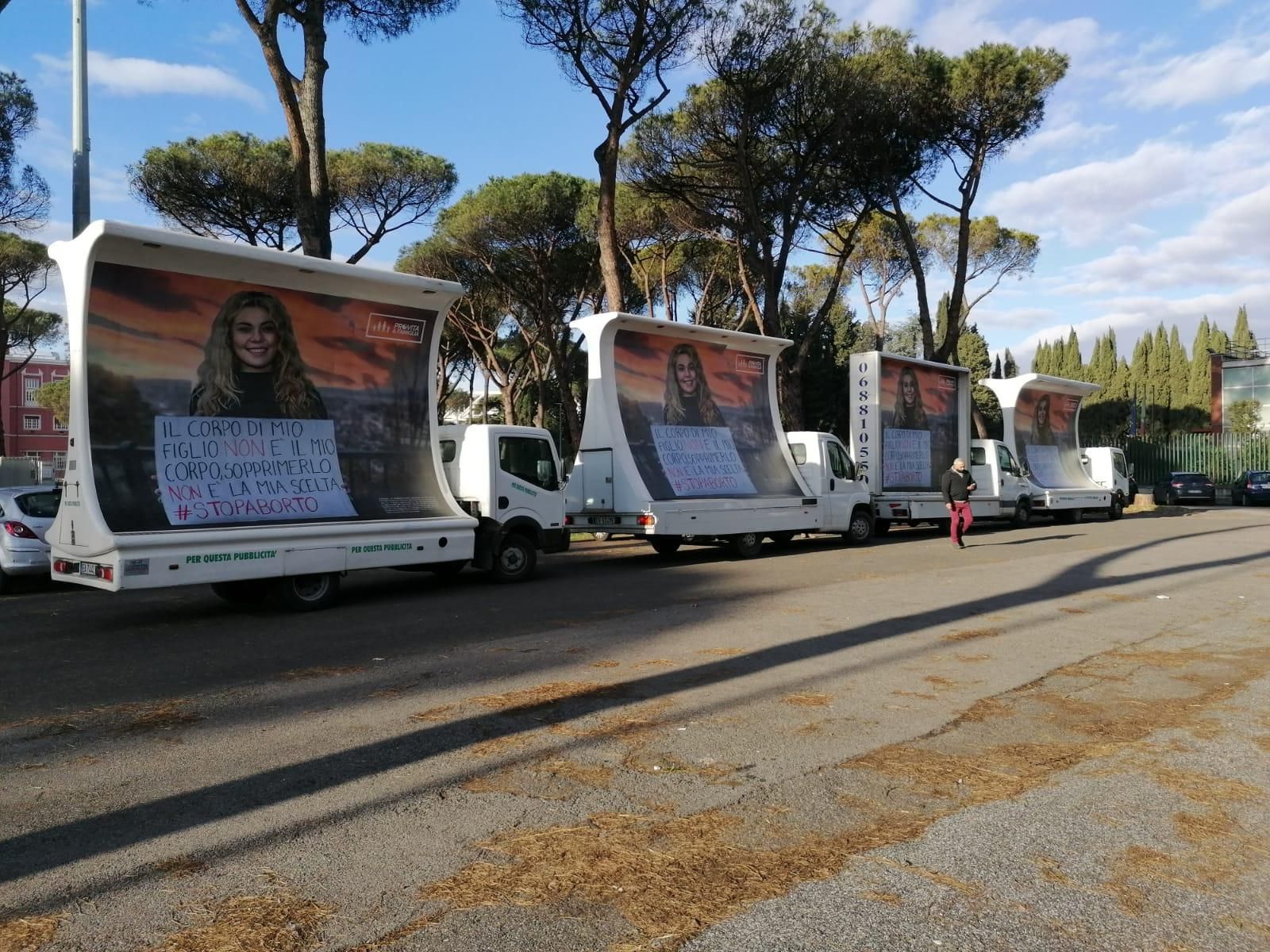 Manifesti choc aborto, Pro Vita e Famiglia: «Non prendiamo ordini dal Pd»