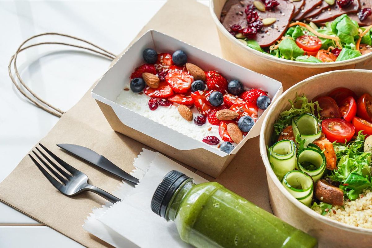 Le sette regole per mangiare sano col delivery. E dove ordinare