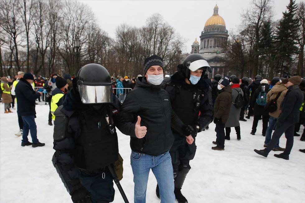 russia-detained-more-than-3-400-navalny-supporters-at-mass-demos