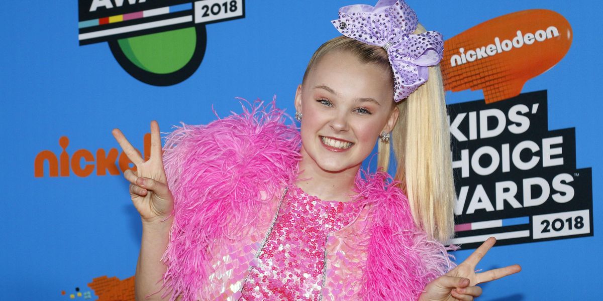 JoJo Siwa Opens Up to Friends and Fans About Coming Out