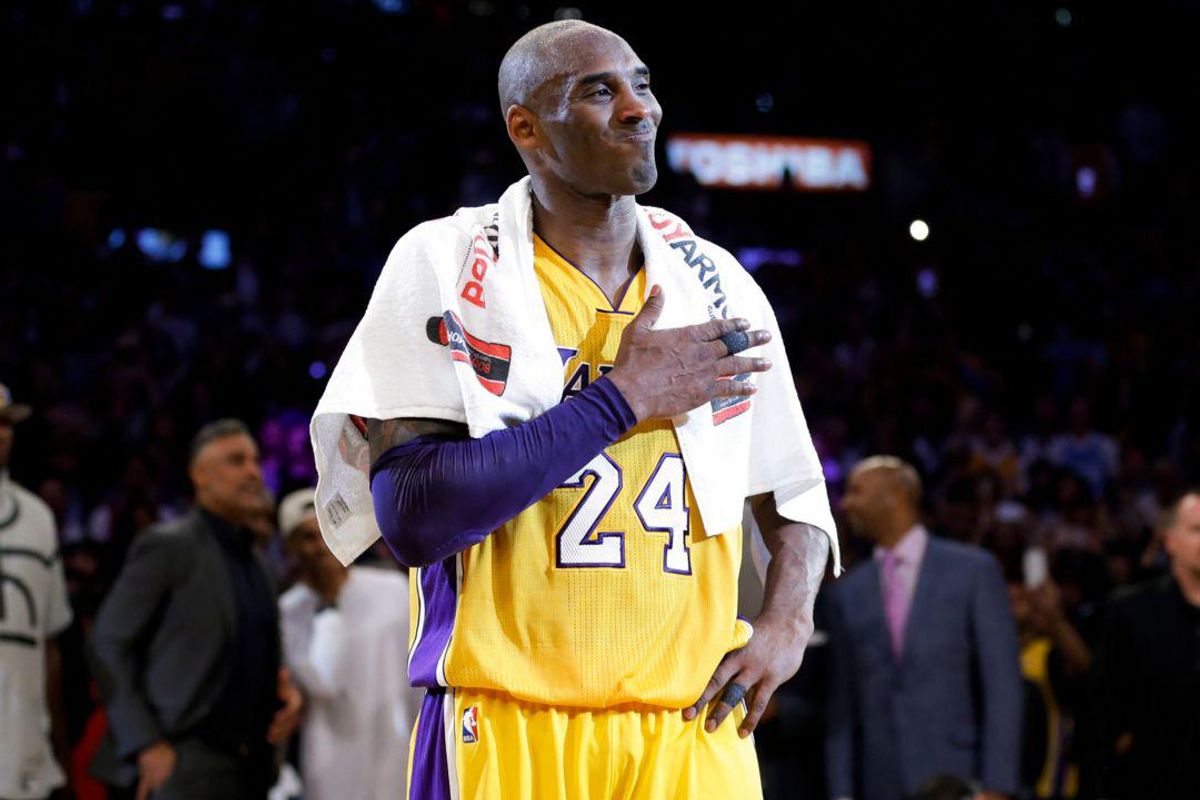 Kobe Bryant beating his chest in celebration