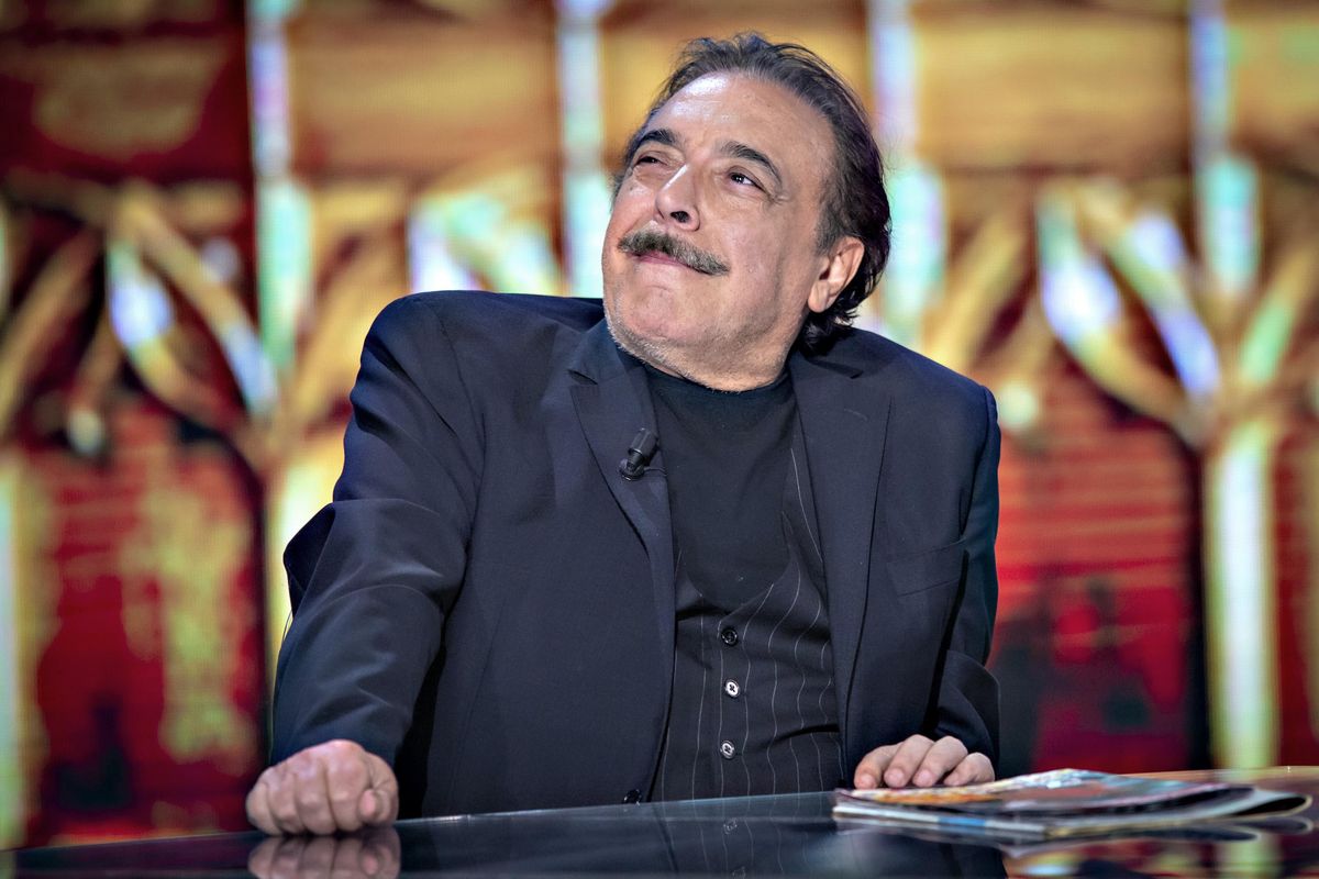 C’è ancora un comico che fa ridere senza buttarla (soltanto) in politica