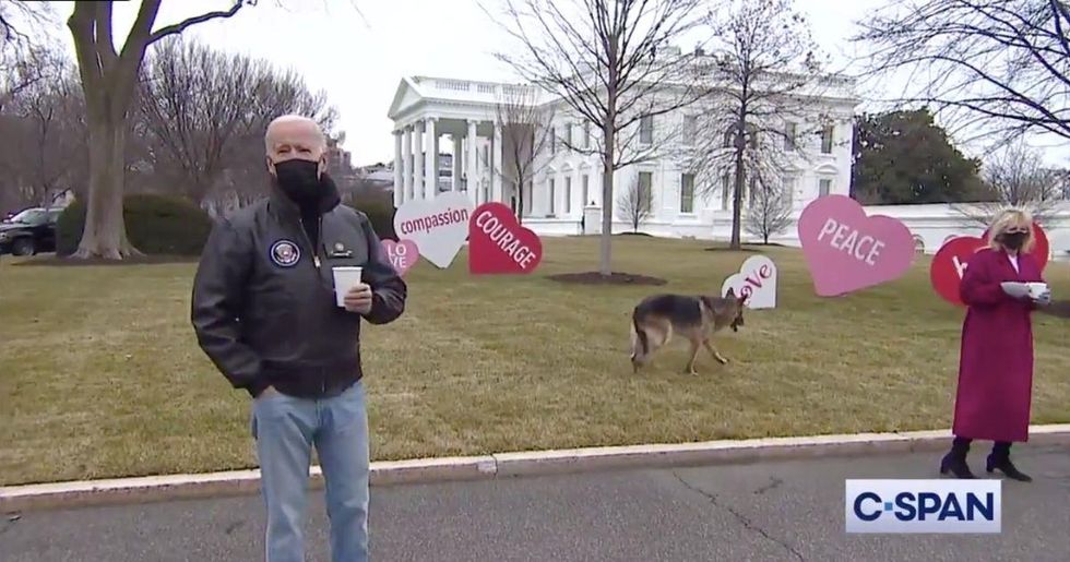 A Casual Candid Chat With The Bidens On Their Morning Walk Is Moving People To Tears Upworthy