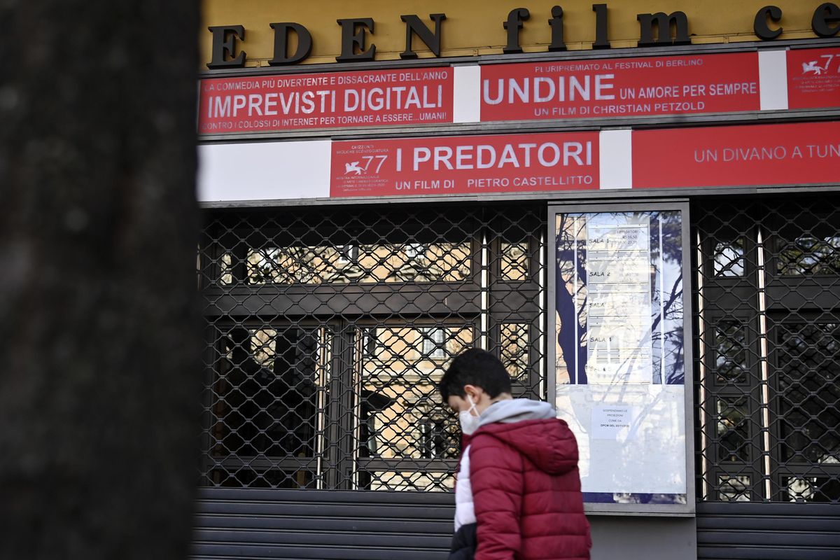 Sanremo riapre. Cinema e teatri no