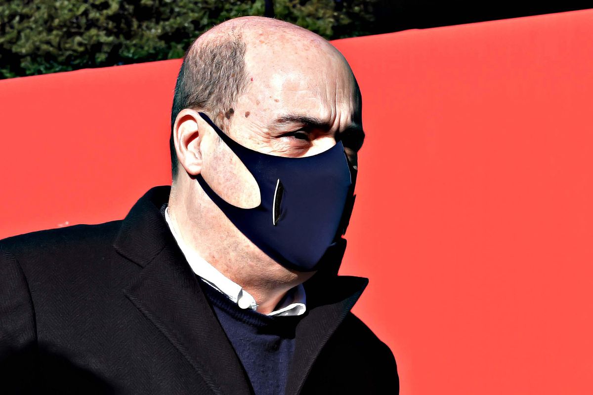 Vaccini, gli over 80 mandati allo sbaraglio. Zero controlli, manca pure l’anagrafe